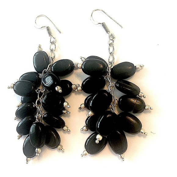 3 inch, 15 Black Onyx stones dangling earring. - Picture 5 of 6